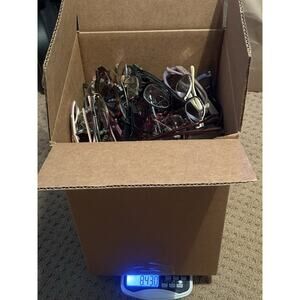 Sunglasses & Eyeglasses Mystery Box Mixed Brands Lot 8lb 6.88oz Bulk Resale
